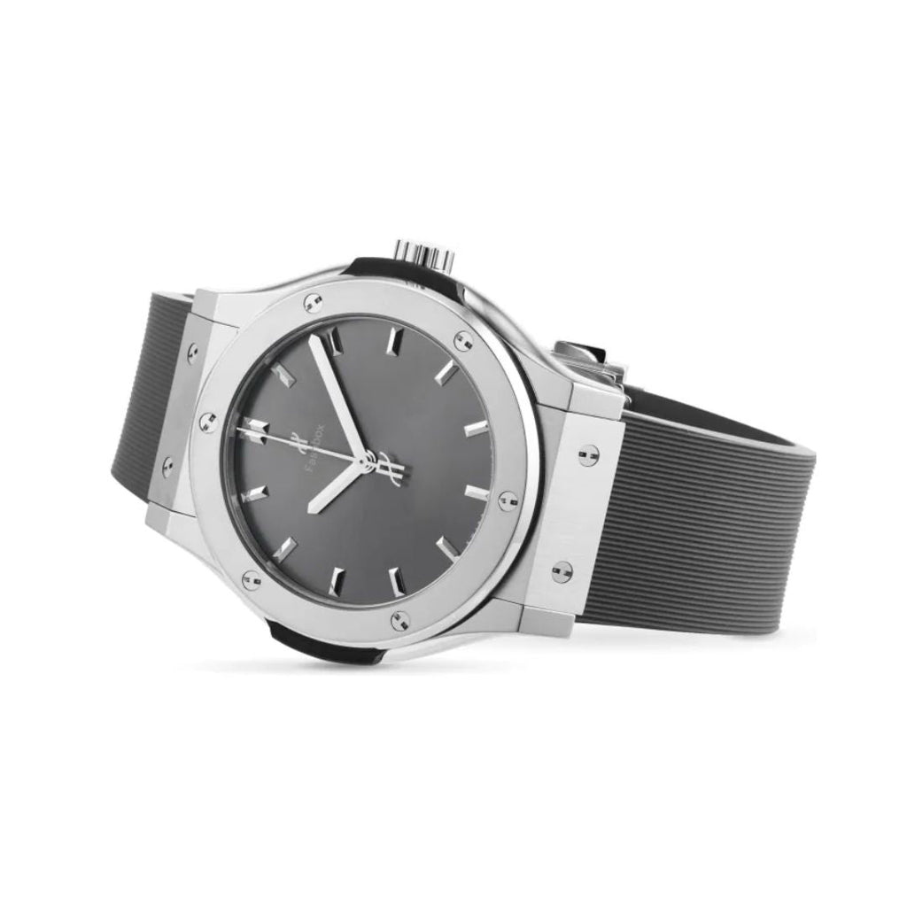 Elegant Mesh Band Watch