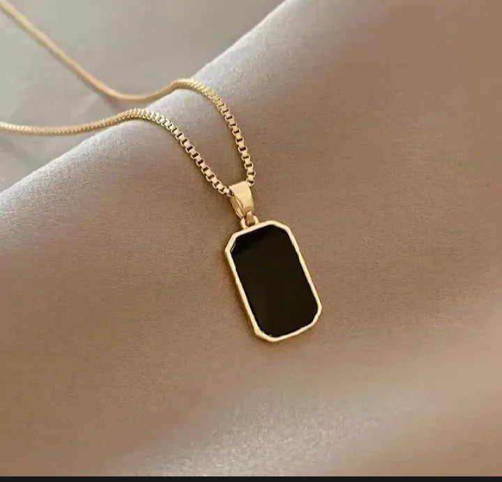 Pack of 2 Men’s Bold Black Pendant Necklace – Gold & Silver Chain